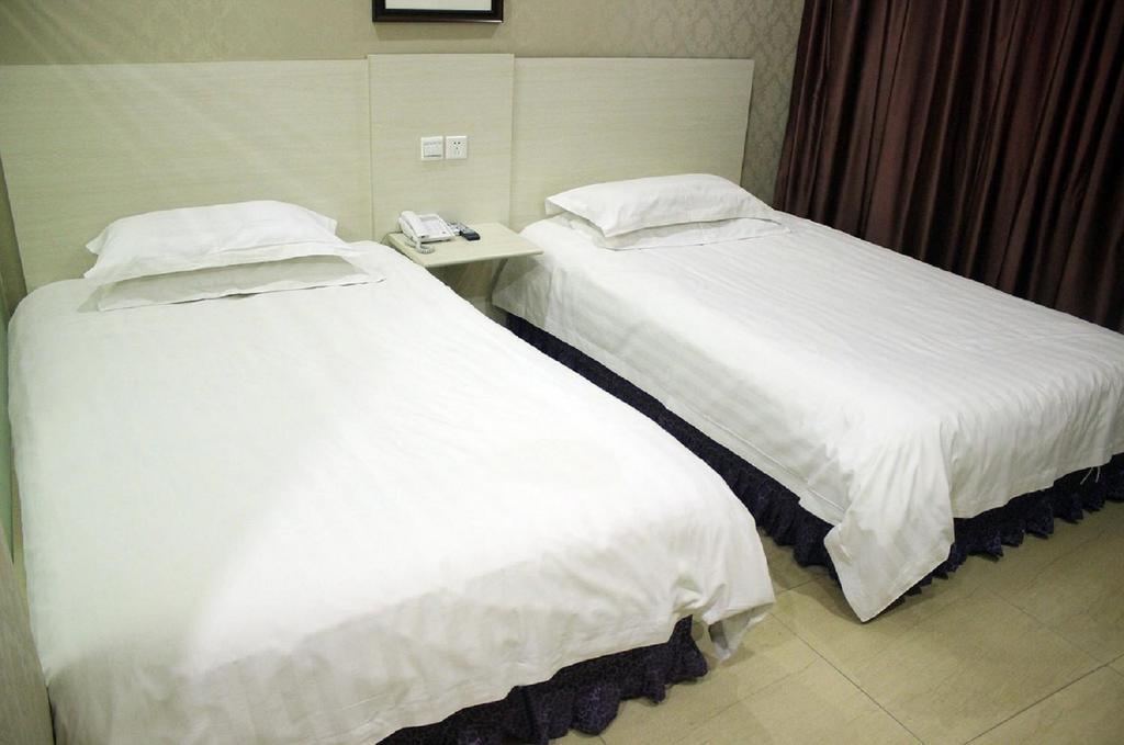 Starway Hotel Beijing West Railway Station Room photo